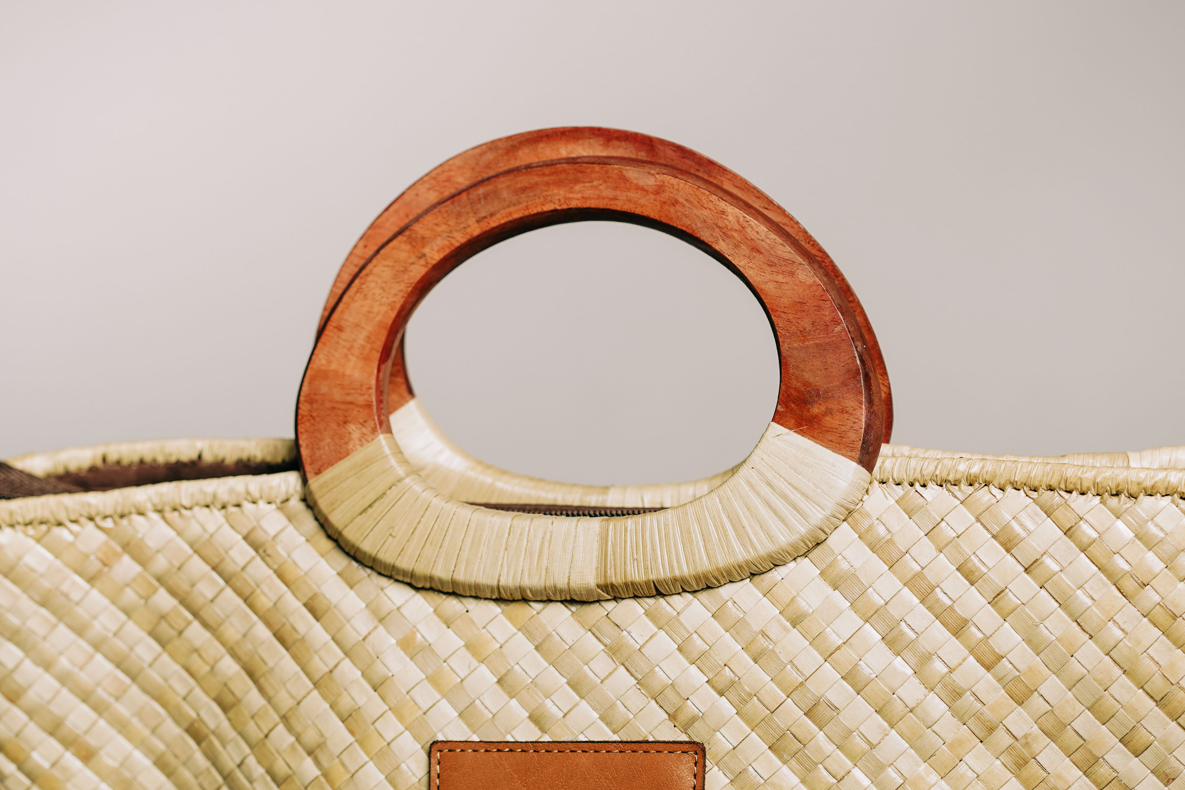 Maddy Lí Hiraya luxury handbag inside view